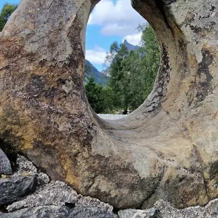 Line Pa Hauane1 3* Volda