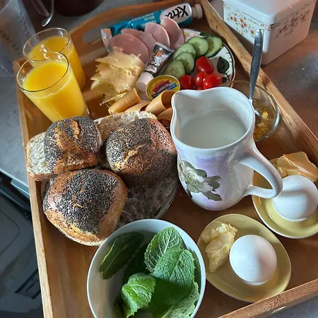 Line Pa Hauane1 3* Volda