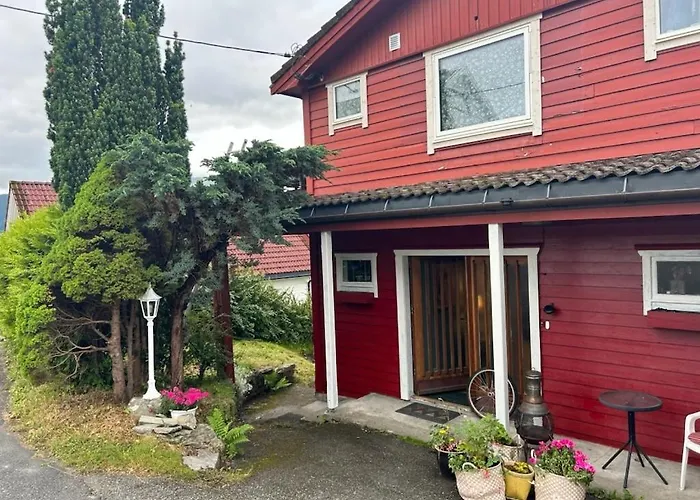 Line På Hauane1 Bed & Breakfast 4*