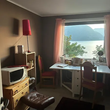 Bed & Breakfast Line Pa Hauane1 Volda