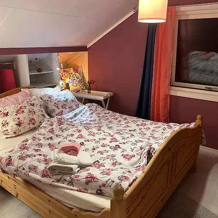 Bed & Breakfast Line Pa Hauane1 Volda