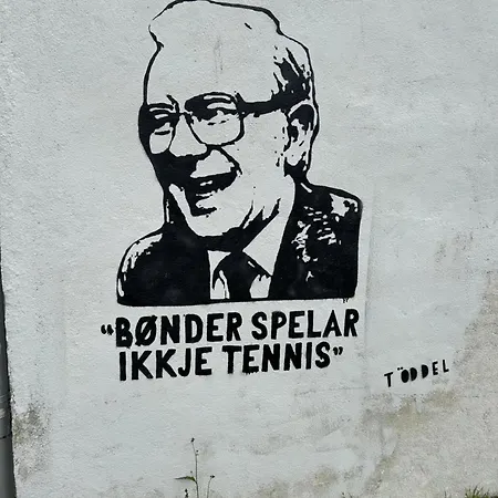 Line Pa Hauane1 3* Volda